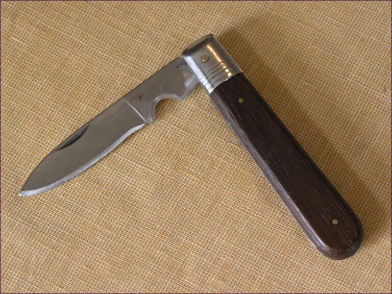 12 Pocket Knives for Cutting Cheese and Feeling Prepared