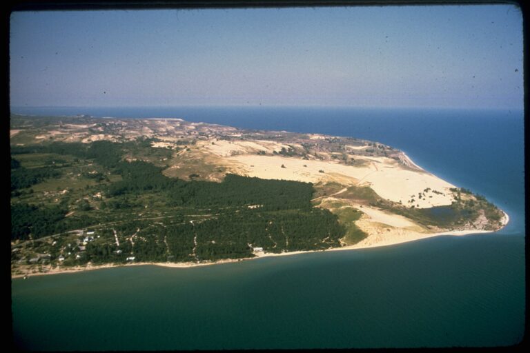 Michigan Has Enormous Sand Dunes Because the Great Lakes Are Showing Off